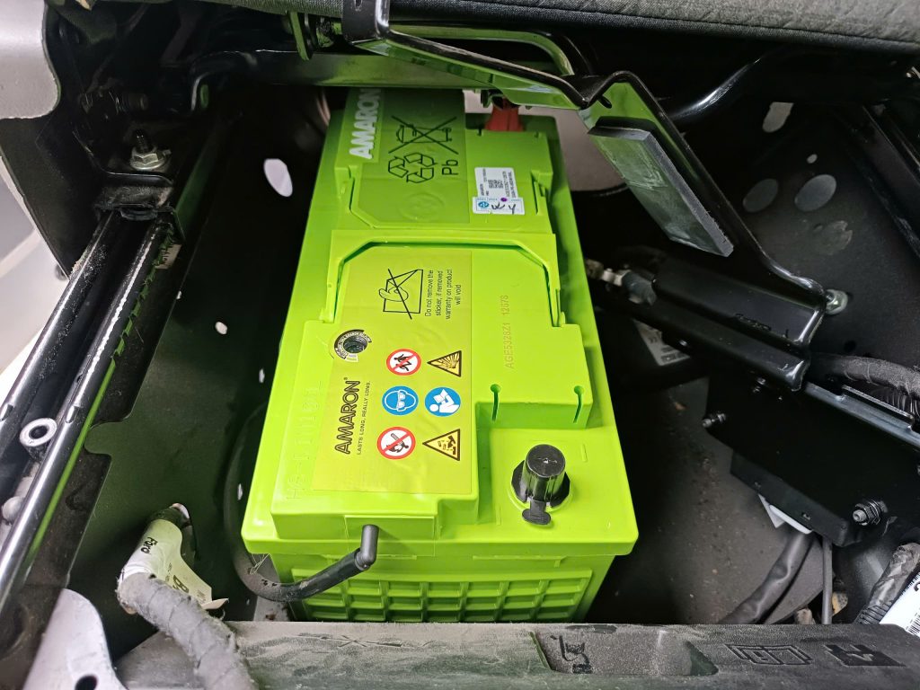 thay amaron cho xe ô tô